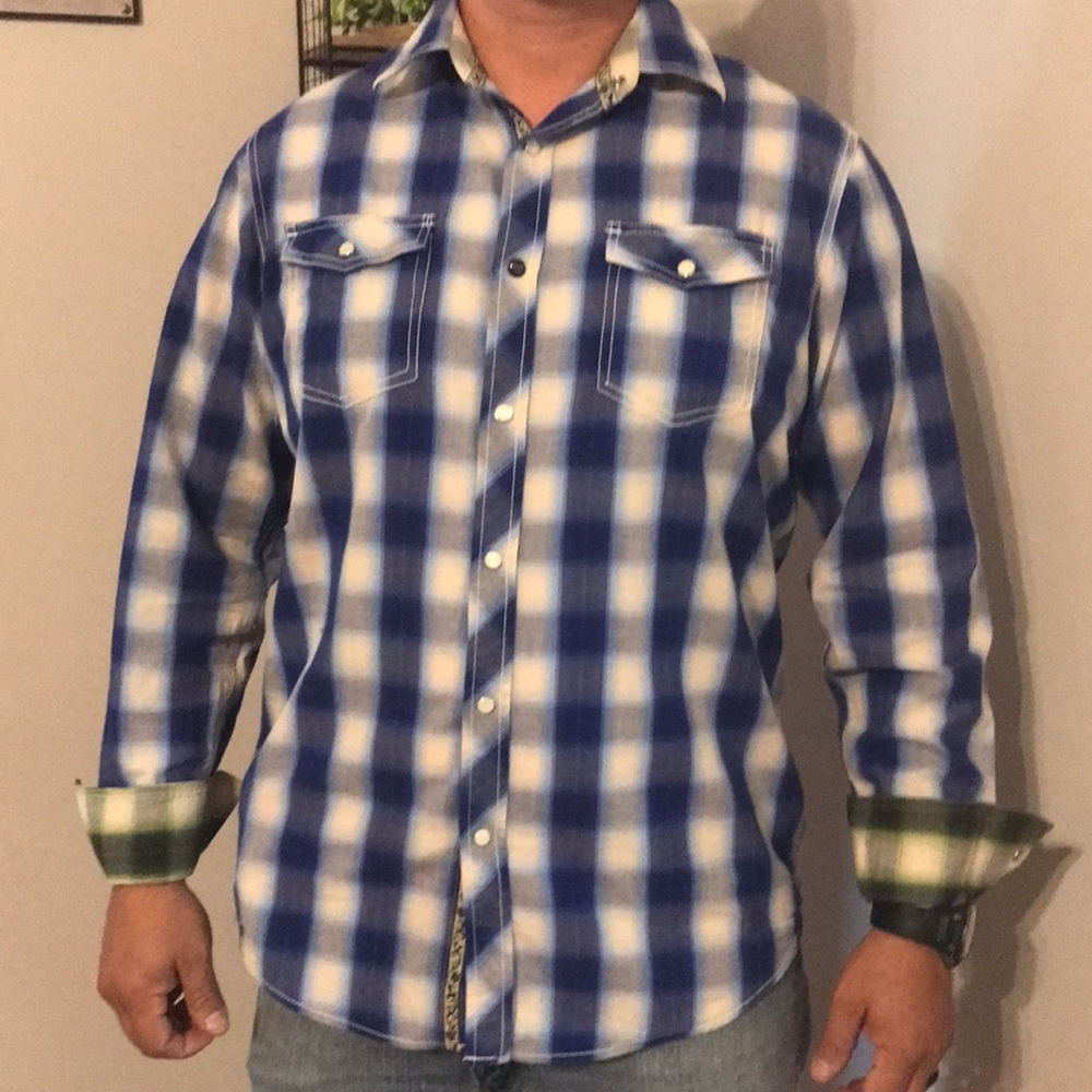 Large Fitted Plaid Button Down